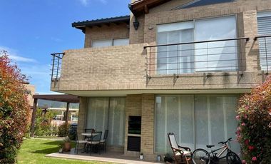 casa en venta en cajica. Cod V5329