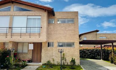 casa en venta en cajica. Cod V5329