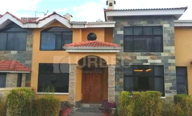 VENTA- Hermosa Casa en venta - Conjunto Triana Real - Sector Norte Hospital Andino - Riobamba - 4 Habitaciones - URBEC - 21URB059