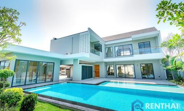 Ready to move in Luxury Nordic Pool Villa Pattaya