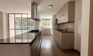 apartamento en arriendo en loma del chocho. Cod A776773