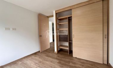 apartamento en arriendo en loma del chocho. Cod A776773