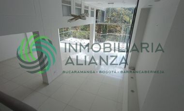 casa en arriendo en altos de cabecera. Cod A16835