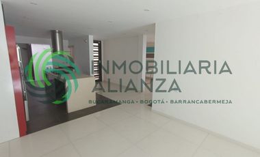 casa en arriendo en altos de cabecera. Cod A16835