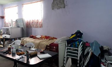 CASA c/ habitaciones para alquiler y local c/comercio funcionando.