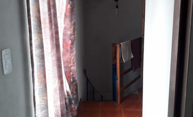 CASA c/ habitaciones para alquiler y local c/comercio funcionando.