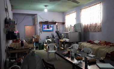 CASA c/ habitaciones para alquiler y local c/comercio funcionando.