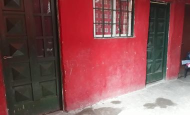 CASA c/ habitaciones para alquiler y local c/comercio funcionando.