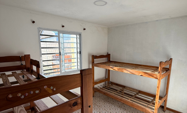 EN VENTA CASA CON AMPLIO TERRENO