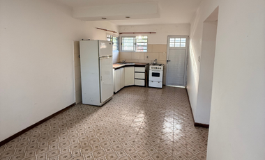 EN VENTA CASA CON AMPLIO TERRENO