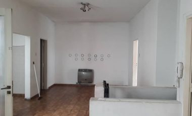 Local con Vivienda en Venta en Lanus Este
