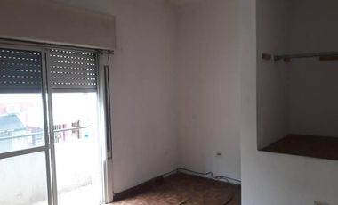 Local con Vivienda en Venta en Lanus Este