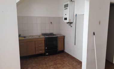 Local con Vivienda en Venta en Lanus Este