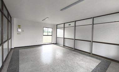 oficina en arriendo en patio centro. Cod A20340
