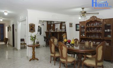 Casa en venta, barrio Los Alcázares, Santa Marta.