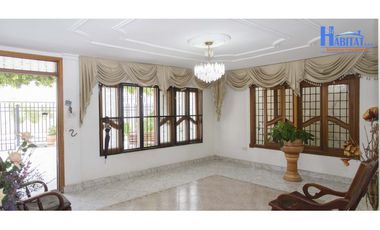 Casa en venta, barrio Los Alcázares, Santa Marta.