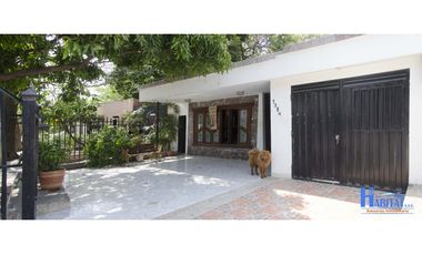 Casa en venta, barrio Los Alcázares, Santa Marta.