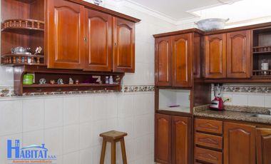 Casa en venta, barrio Los Alcázares, Santa Marta.