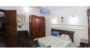 Casa en venta, barrio Los Alcázares, Santa Marta.