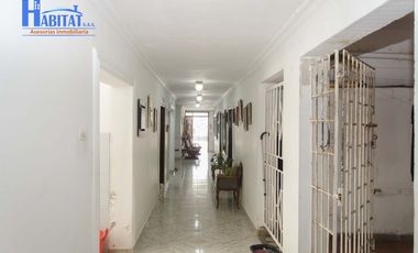 Casa en venta, barrio Los Alcázares, Santa Marta.