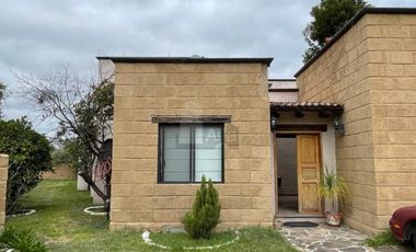 Venta de casa sola en cerrada, en Queretaro, Querétaro, junto Ex Hacienda el Salitre
