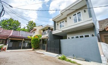 Rumah 2 Lantai 15 menit ke Plaza Jambu Dua SHM Siap KPR J-37382