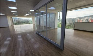 Oficinas pisos completos Quito desde 500 m2 hasta 1500 m2