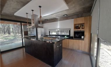 CASA EN VENTA VILLAROBLES 253 ALBATROS