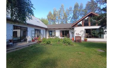Venta Parcela con Casa 4D 3B Villa Italia