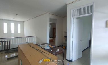 Disewakan Rumah Bangunan 2 Lantai Di Villa Sentra Raya 2, Surabaya