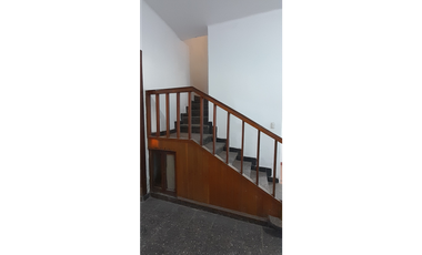 SE VENDE CASONA + DOS LOCALES DESPEÑADEROS Centro
