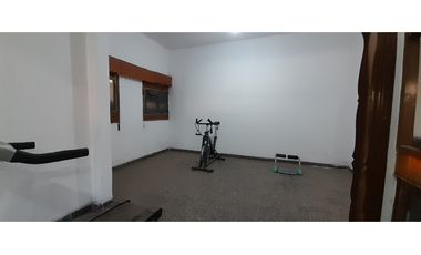 SE VENDE CASONA + DOS LOCALES DESPEÑADEROS Centro