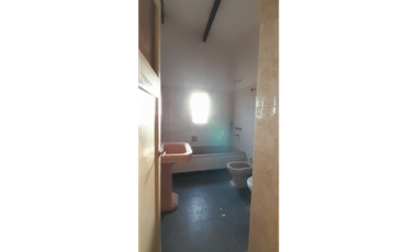 SE VENDE CASONA + DOS LOCALES DESPEÑADEROS Centro