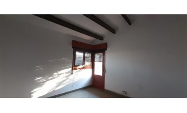SE VENDE CASONA + DOS LOCALES DESPEÑADEROS Centro