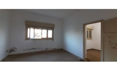SE VENDE CASONA + DOS LOCALES DESPEÑADEROS Centro