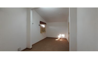 SE VENDE CASONA + DOS LOCALES DESPEÑADEROS Centro