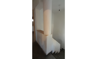 SE VENDE CASONA + DOS LOCALES DESPEÑADEROS Centro