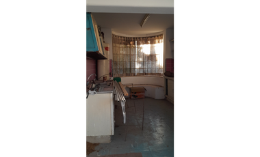 SE VENDE CASONA + DOS LOCALES DESPEÑADEROS Centro