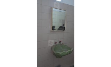 SE VENDE CASONA + DOS LOCALES DESPEÑADEROS Centro