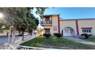 SE VENDE CASONA + DOS LOCALES DESPEÑADEROS Centro