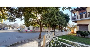 SE VENDE CASONA + DOS LOCALES DESPEÑADEROS Centro