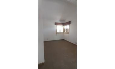 SE VENDE CASONA + DOS LOCALES DESPEÑADEROS Centro