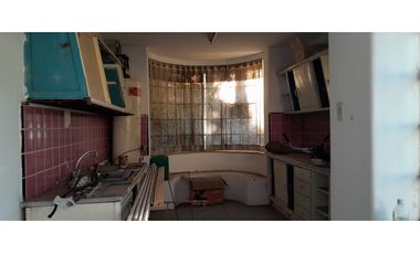 SE VENDE CASONA + DOS LOCALES DESPEÑADEROS Centro