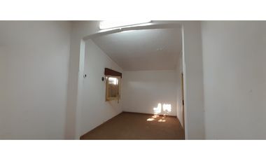 SE VENDE CASONA + DOS LOCALES DESPEÑADEROS Centro