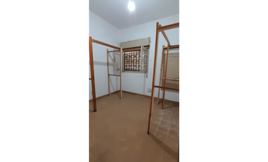 SE VENDE CASONA + DOS LOCALES DESPEÑADEROS Centro