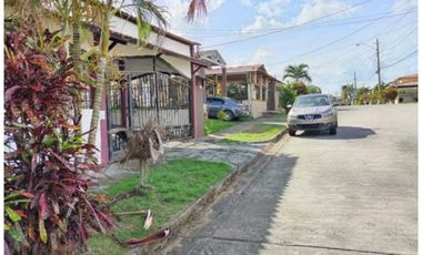 VENDO CASA EN LA CHORRERA ALTOS DEL CAMPO 3R