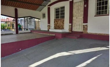 VENDO CASA EN LA CHORRERA ALTOS DEL CAMPO 3R
