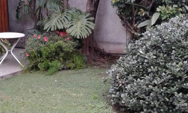 lote con vivienda de 3 ambientes a demoler o reciclar