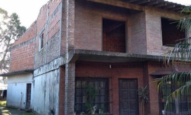 CASA DE DOS PLANTAS DE 200 m2