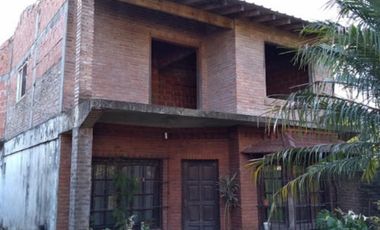 CASA DE DOS PLANTAS DE 200 m2